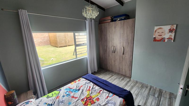 6 Bedroom Property for Sale in Paradise Beach Eastern Cape